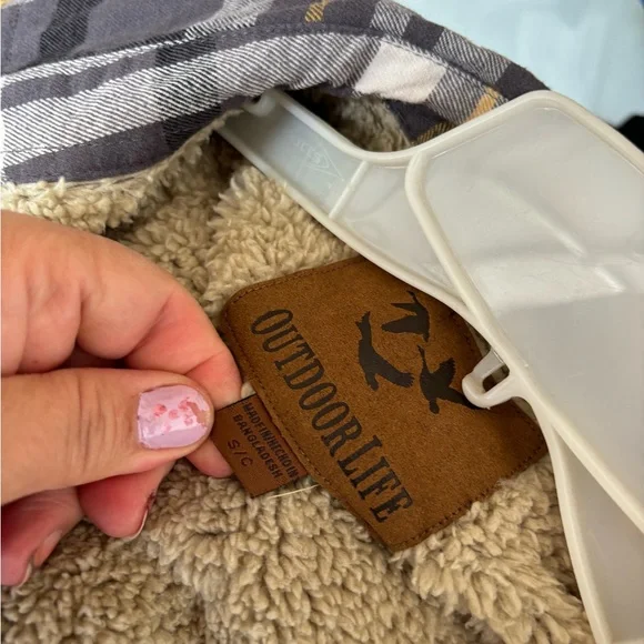 🩶New Outdoor life🖤flannel men’s shirt size(S/C) - Picture 6 of 10